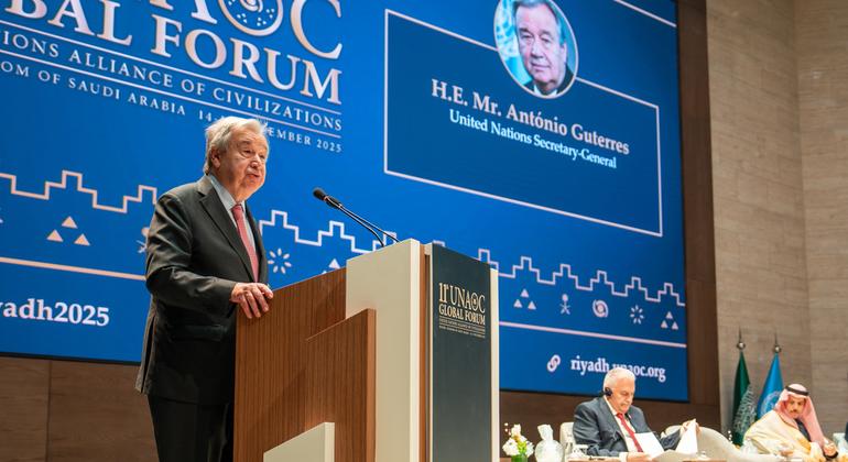 联合国秘书长古特雷斯在沙特阿拉伯利雅得举行的第十一届联合国不同文明联盟全球论坛开幕式上致辞。